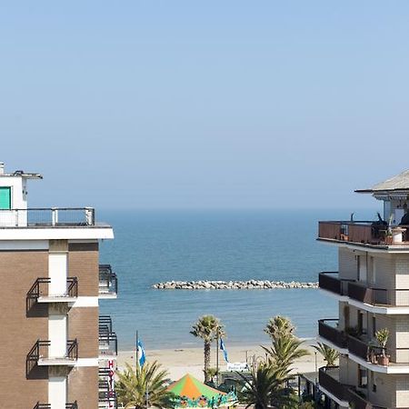 Hotel Gabbiano Porto San Giorgio Kültér fotó
