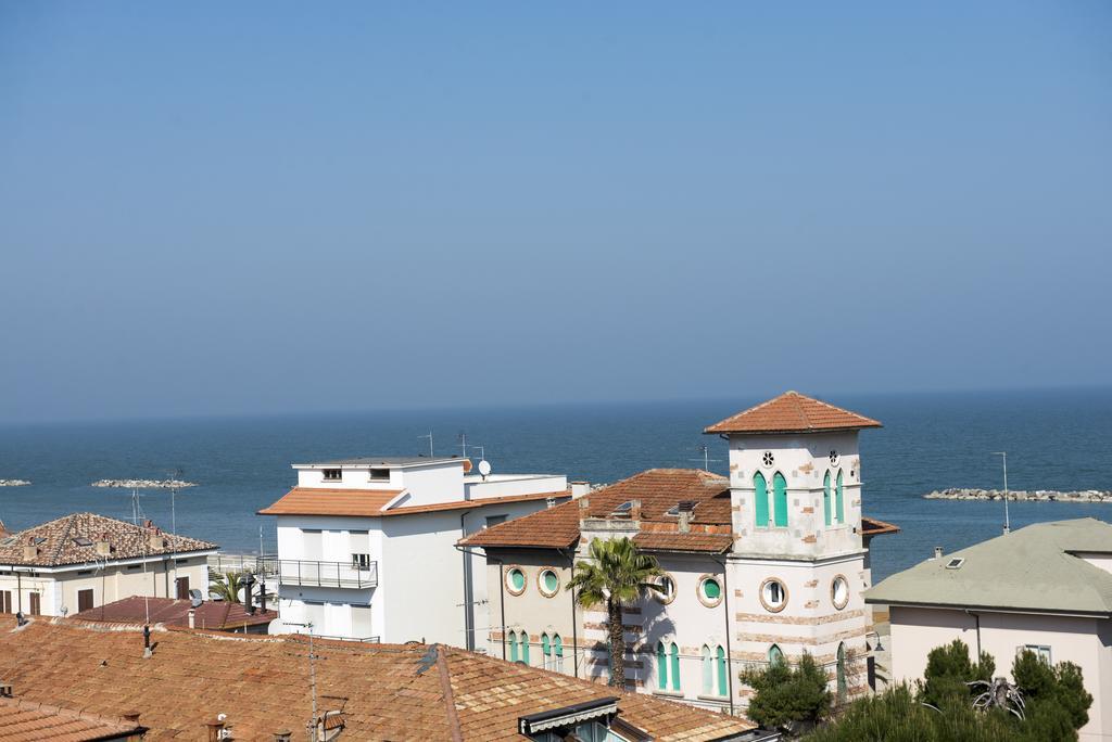 Hotel Gabbiano Porto San Giorgio Kültér fotó