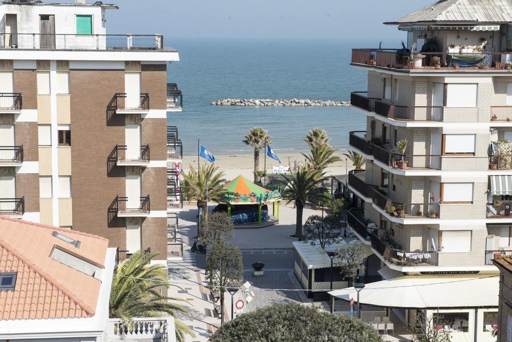 Hotel Gabbiano Porto San Giorgio Kültér fotó