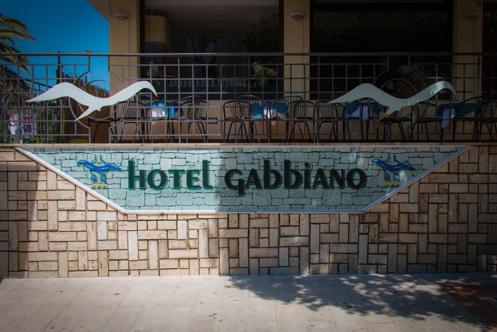 Hotel Gabbiano Porto San Giorgio Kültér fotó