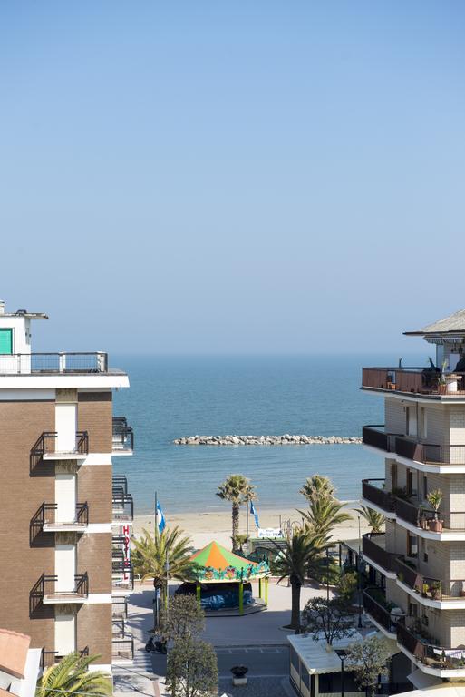 Hotel Gabbiano Porto San Giorgio Kültér fotó