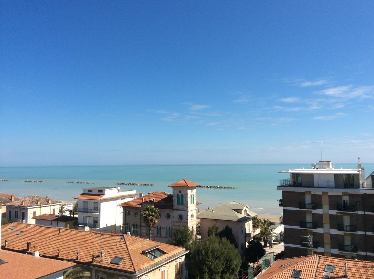 Hotel Gabbiano Porto San Giorgio Kültér fotó