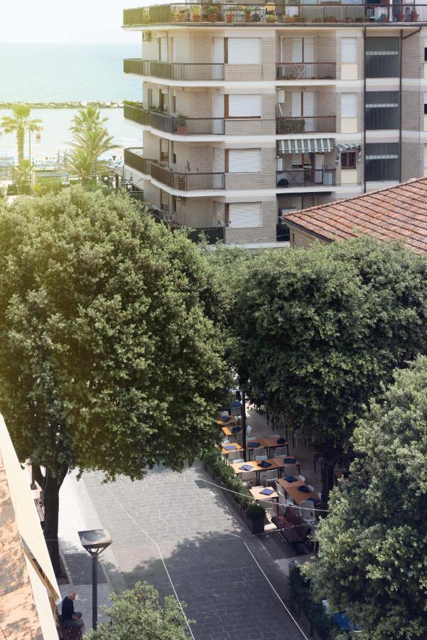 Hotel Gabbiano Porto San Giorgio Kültér fotó