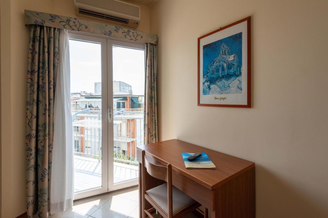 Hotel Gabbiano Porto San Giorgio Kültér fotó